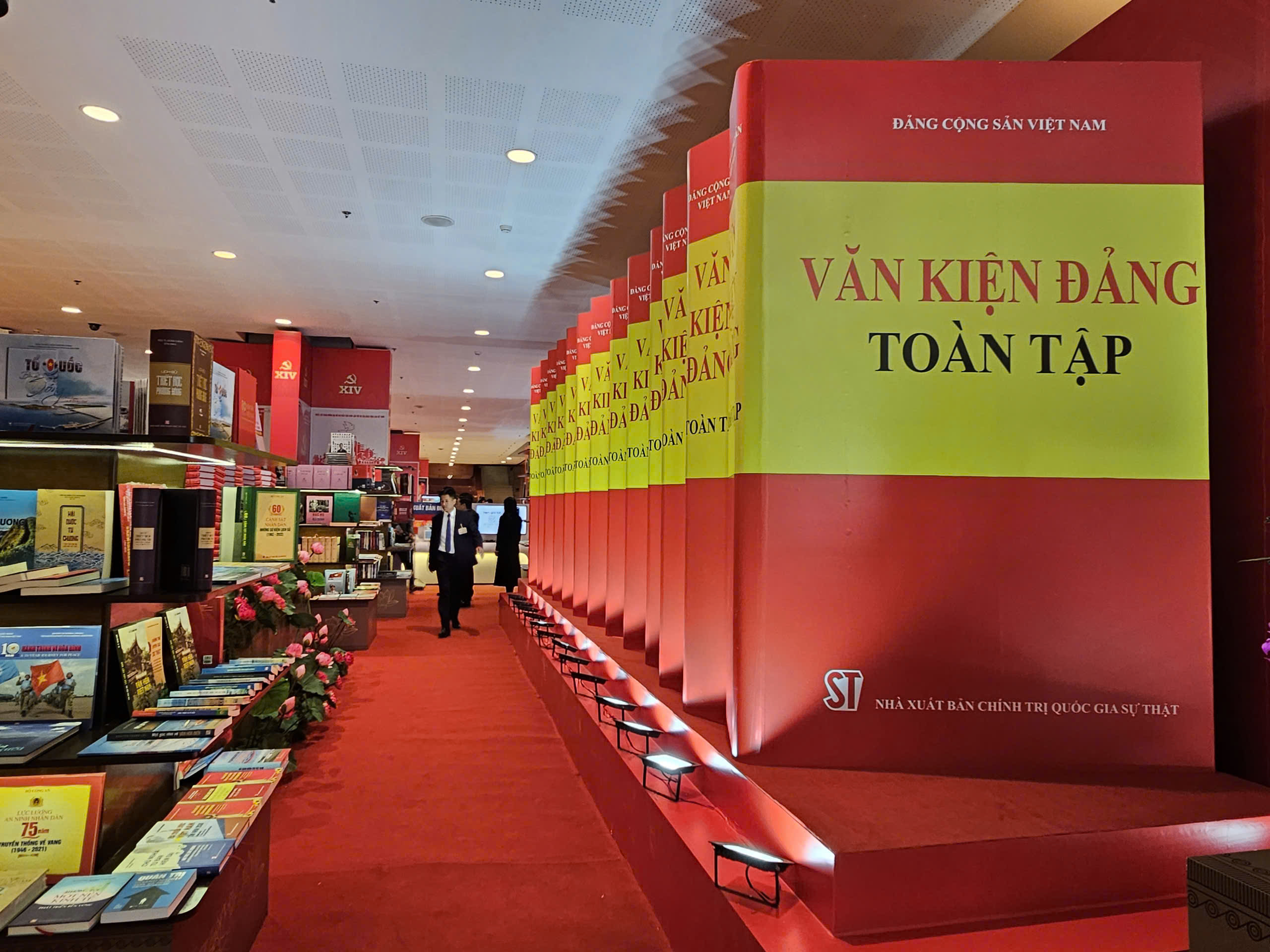 Các gian trưng bày, triển lãm đặc sắc chào mừng Đại hội XIV của Đảng