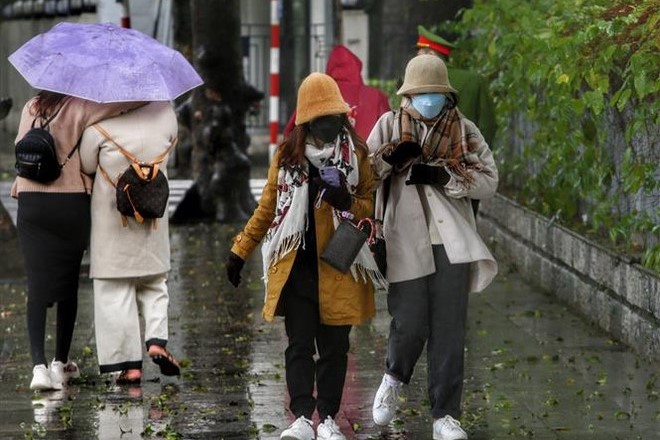 Bắc Bộ có mưa nhỏ vài nơi, Nam Bộ trời nắng mạnh