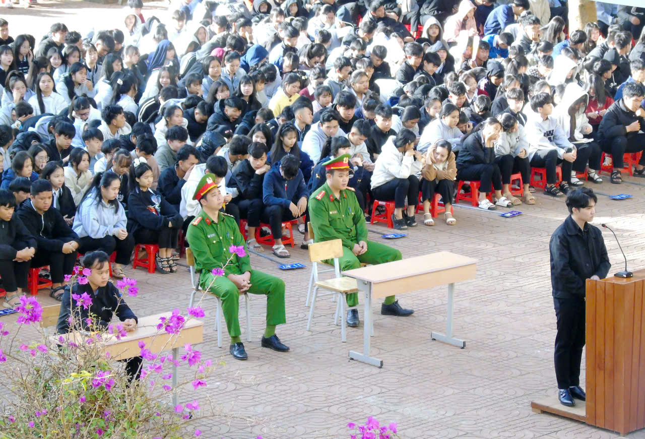 Phối hợp tổ chức 2 phiên tòa giả định tuyên truyền pháp luật liên quan pháo nổ trái phép