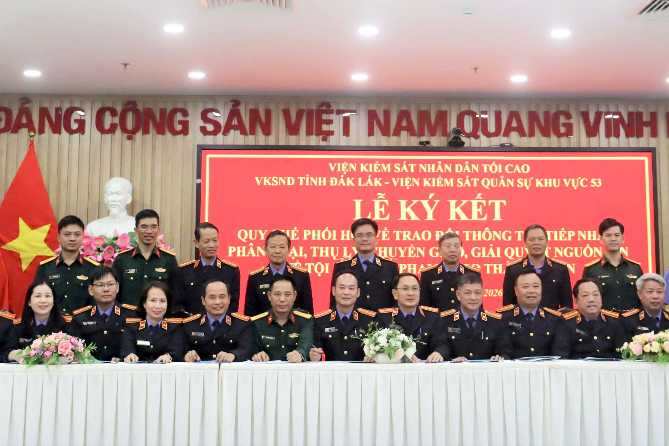 VKSND các khu vực tỉnh Đắk Lắk ký kết Quy chế phối hợp với VKSQS khu vực 53, Quân khu 5