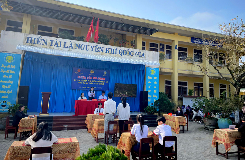 VKSND khu vực 1, TP Huế tuyên truyền pháp luật về giao thông, ma túy và thuốc lá điện tử