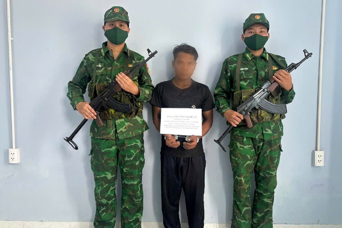 Bắt giữ các đối tượng tàng trữ ma túy tại khu vực biên giới Cà Mau