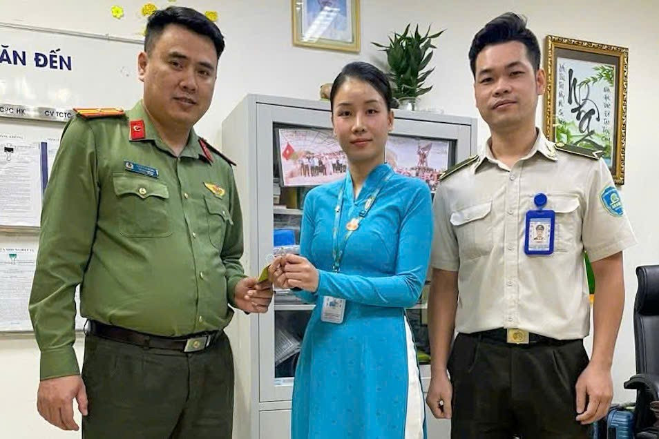 Nữ du khách để quên nhẫn kim cương ở sân bay Đà Nẵng