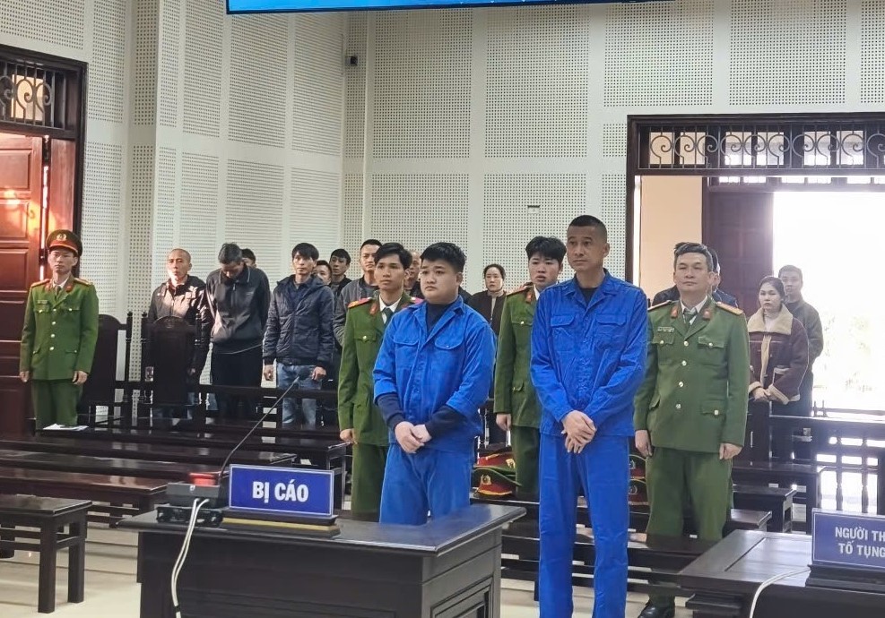 Hai bị cáo lĩnh hơn 16 năm tù vì tổ chức cho người nước ngoài nhập cảnh trái phép