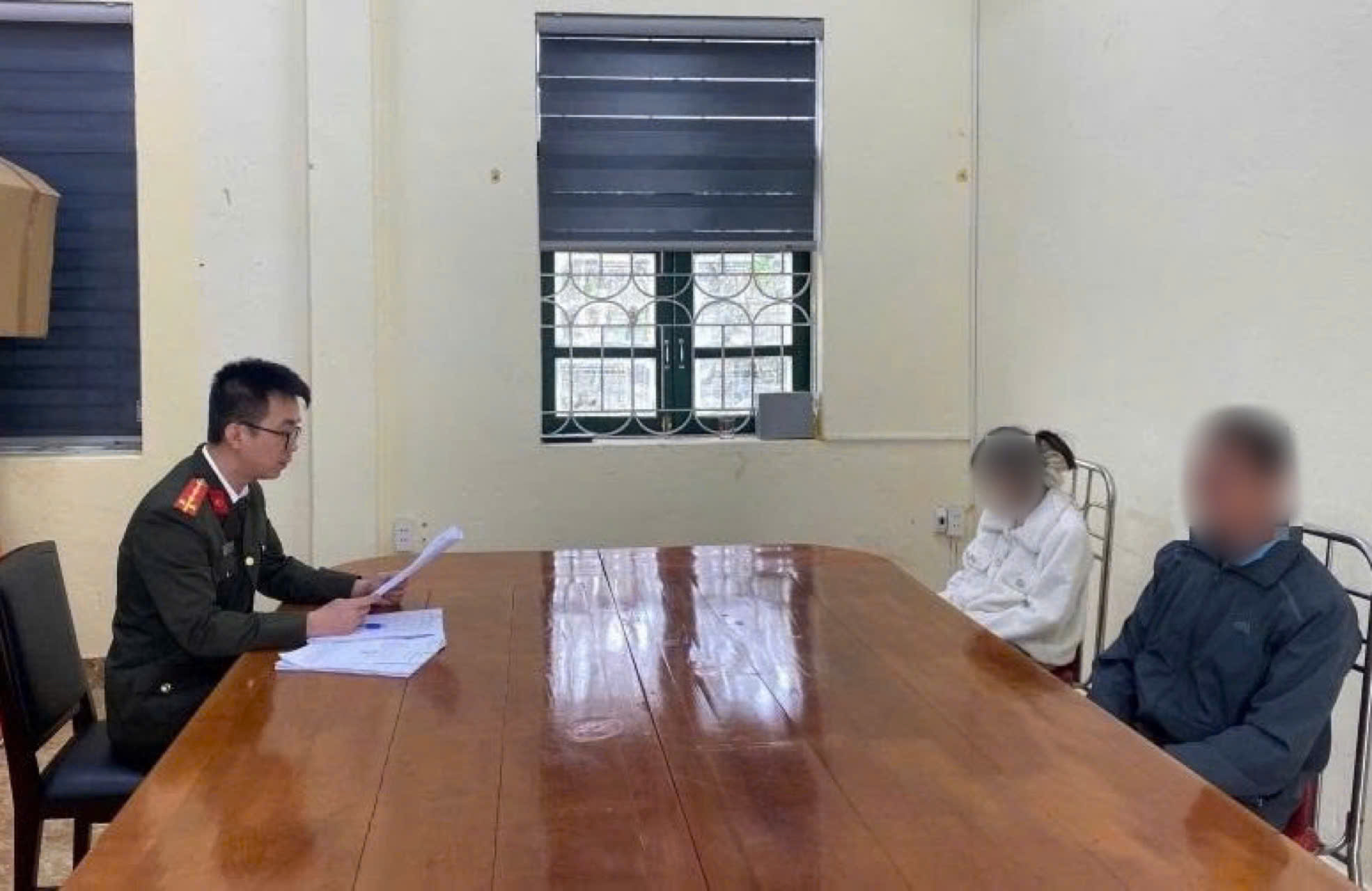 Thanh niên dùng tài khoản Facebook của bố chia sẻ thông tin sai lệch, bị mời lên Công an làm việc