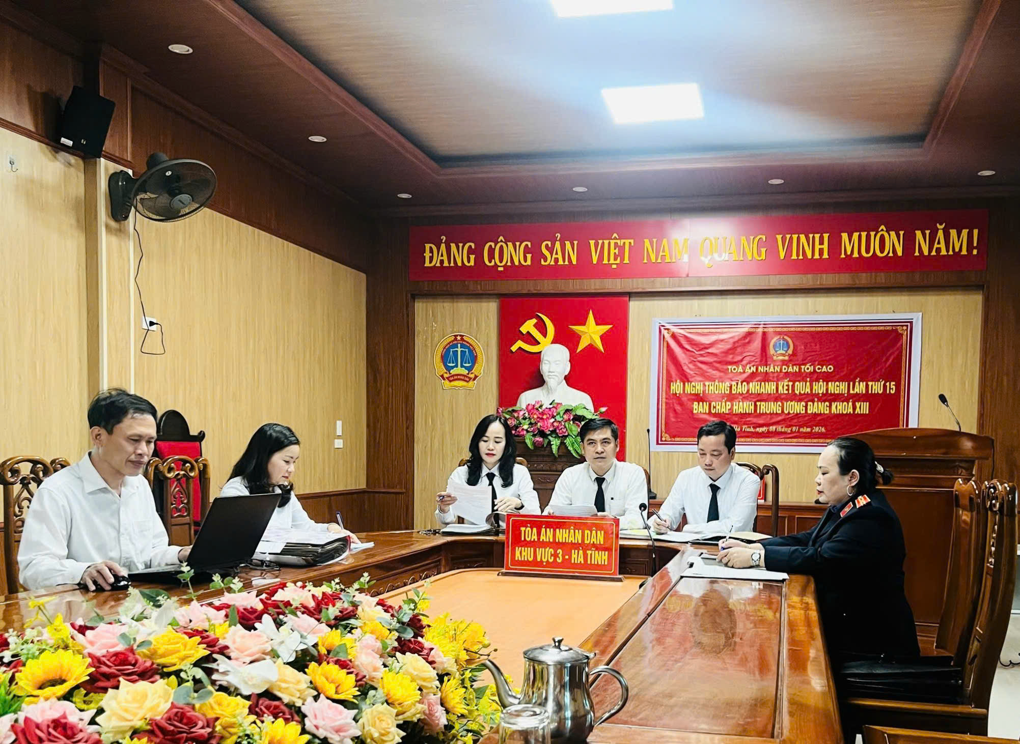 VKSND khu vực 3 - Hà Tĩnh Họp xét rút ngắn thời gian thử thách án treo đối với 43 bị án