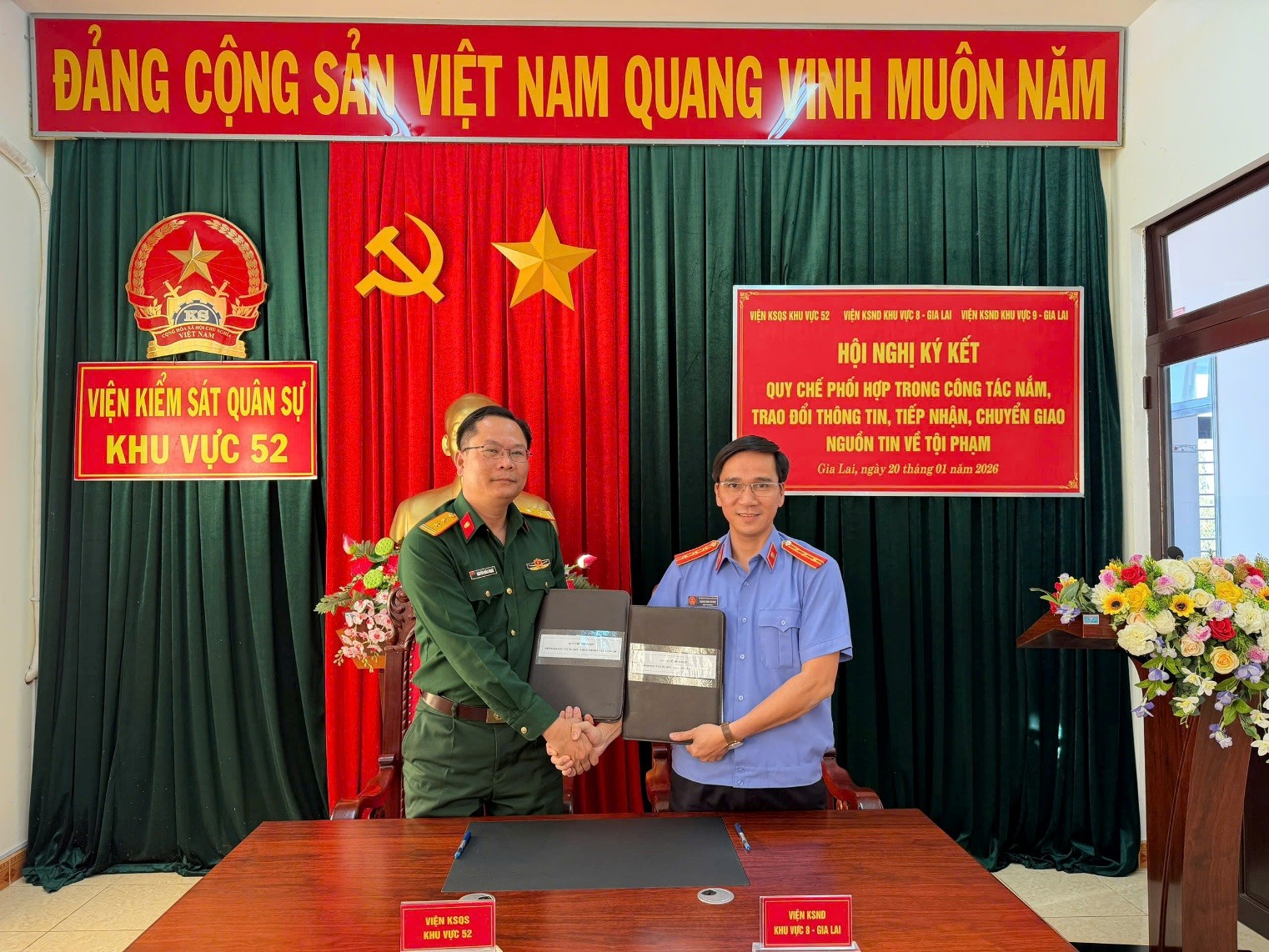 VKSND khu vực 8 – Gia Lai ký kết Quy chế phối hợp với VKSQS khu vực 52