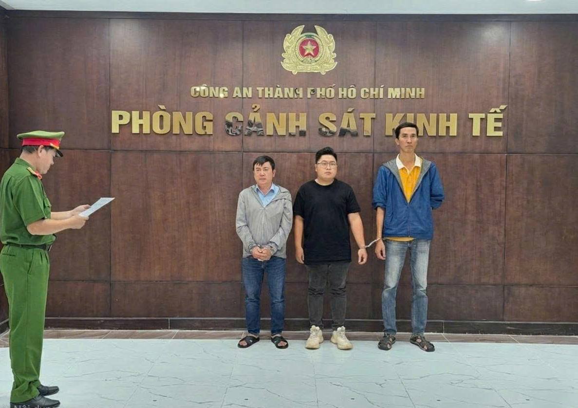 Bắt tạm giam Đội trưởng Trung tâm hỏa táng Bình Hưng Hòa và hai nhân viên