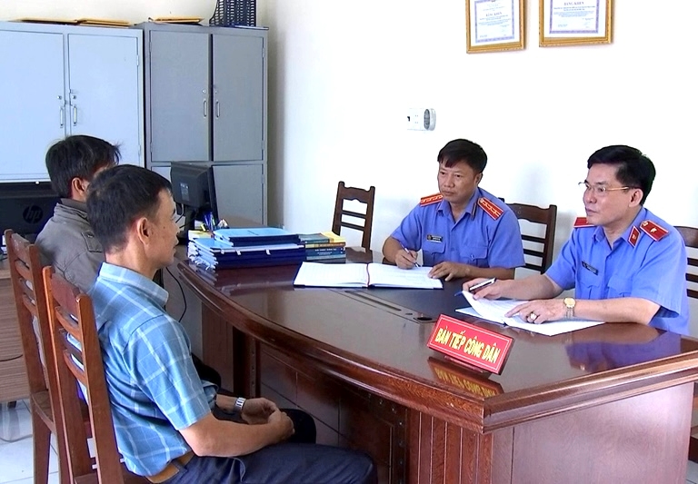 Quy định về tiếp công dân, xử lý đơn và giám sát việc giải quyết khiếu nại, tố cáo