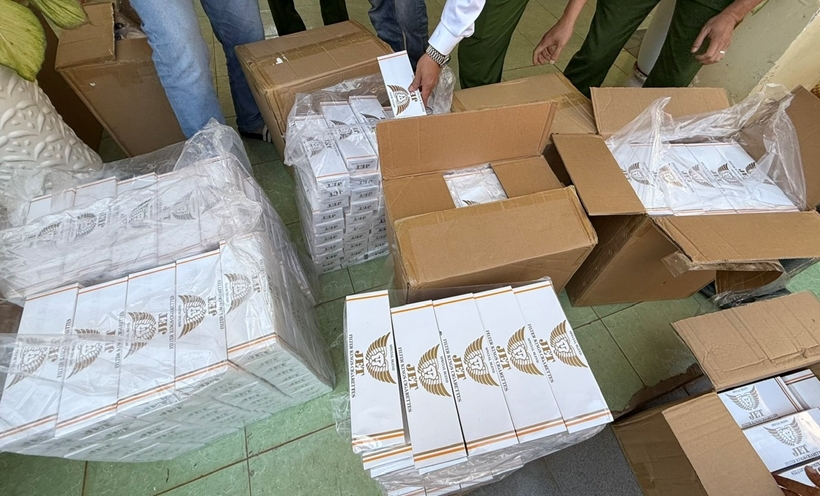 Bắt đối tượng mua hàng nghìn gói thuốc lá lậu về bán kiếm lời