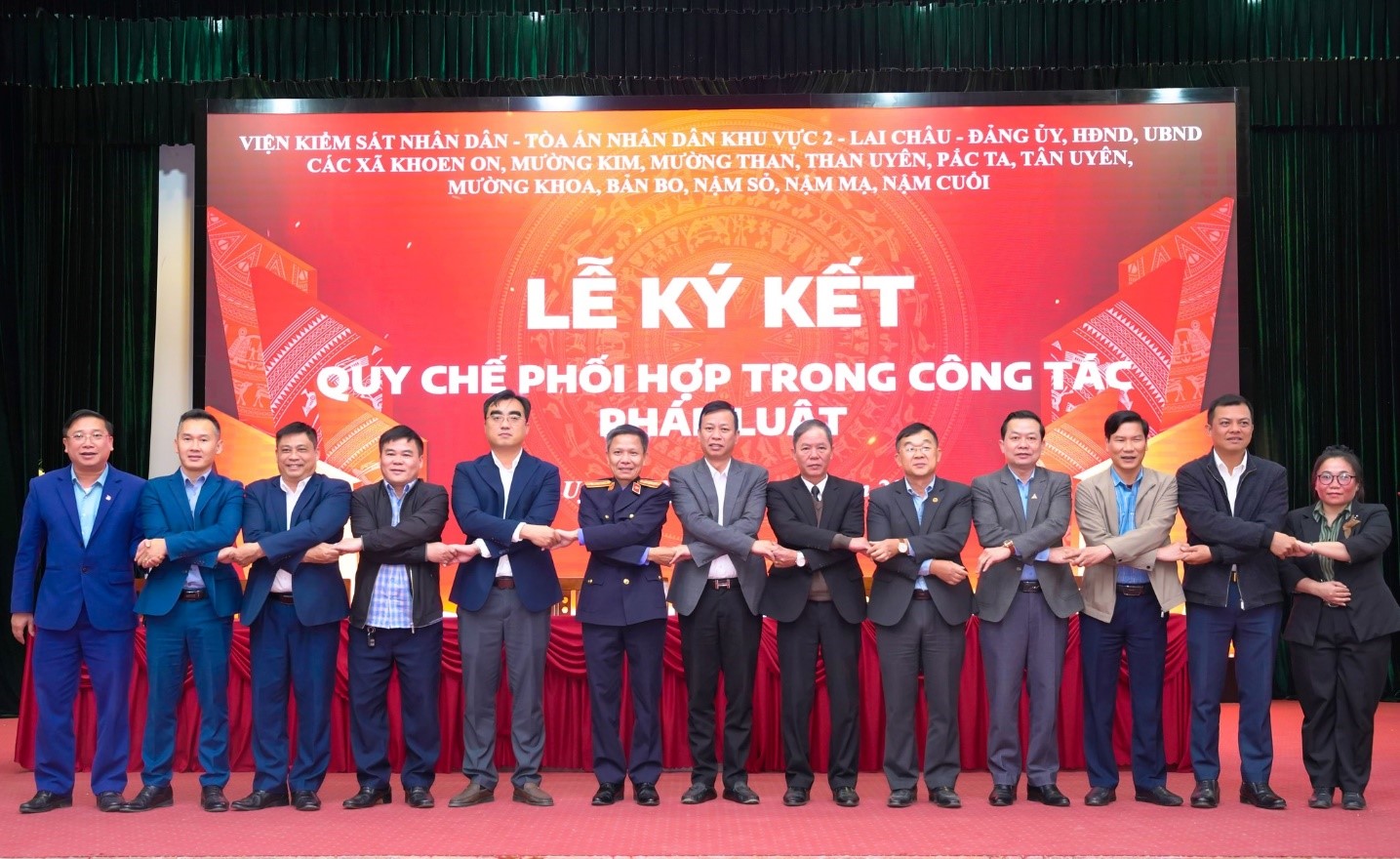 VKSND khu vực 2, tỉnh Lai Châu ký Quy chế phối hợp với Tòa án, Đảng ủy và chính quyền 11 xã