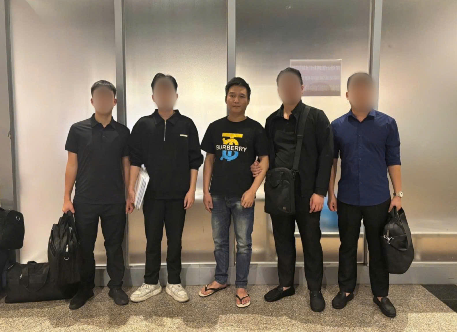 Bắt giữ đối tượng truy nã nguy hiểm liên quan mua bán hóa đơn