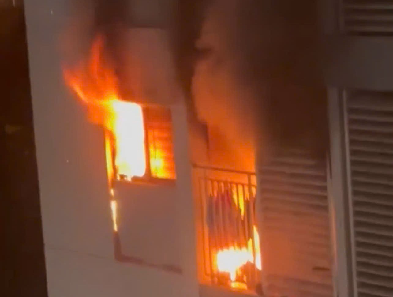 Cháy căn hộ chung cư Ehome S, 3 mẹ con nguy kịch