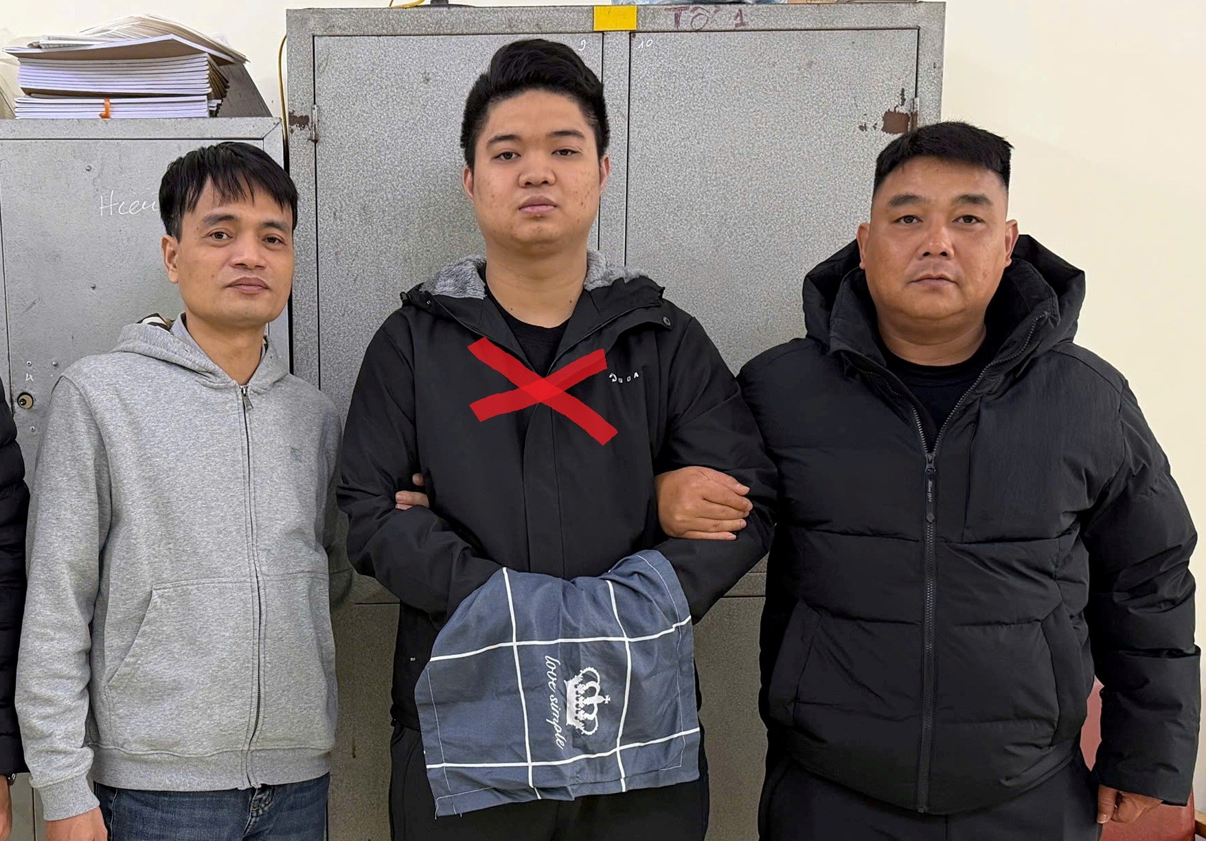 Vận động đối tượng trốn truy nã tại TP Hồ Chí Minh ra đầu thú