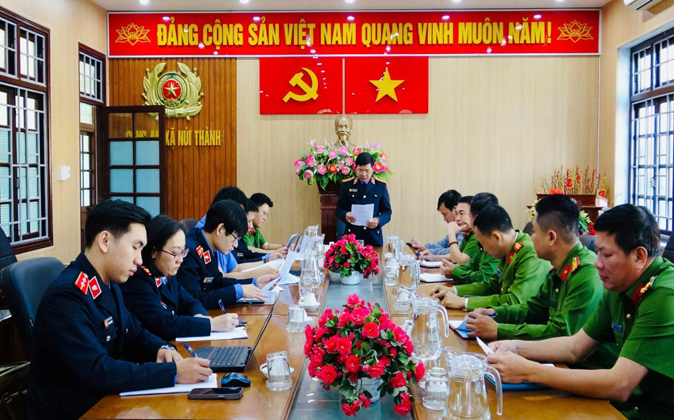 Trực tiếp kiểm sát việc tiếp nhận, giải quyết nguồn tin về tội phạm