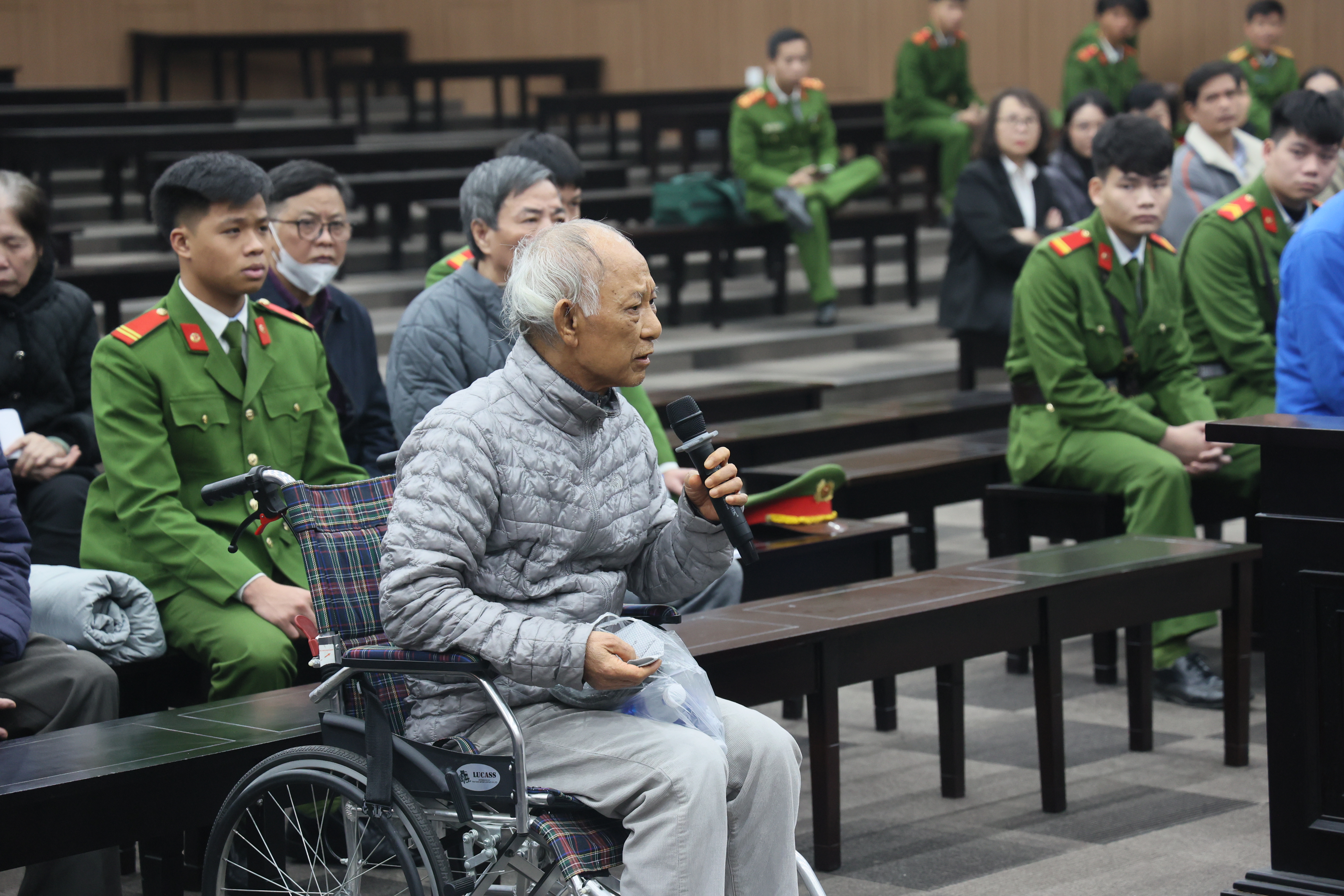 Cựu Tổng giám đốc VICEM Thu nhập cao nên quà biếu 100-200 triệu đồng cũng không bất ngờ