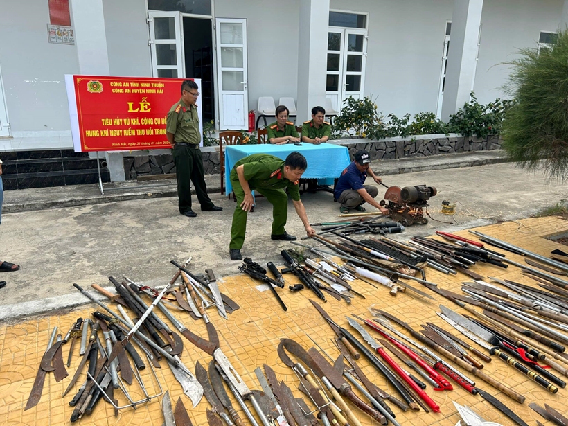 Khánh Hòa kêu gọi toàn dân thực hiện giao nộp, thu hồi vũ khí, vật liệu nổ