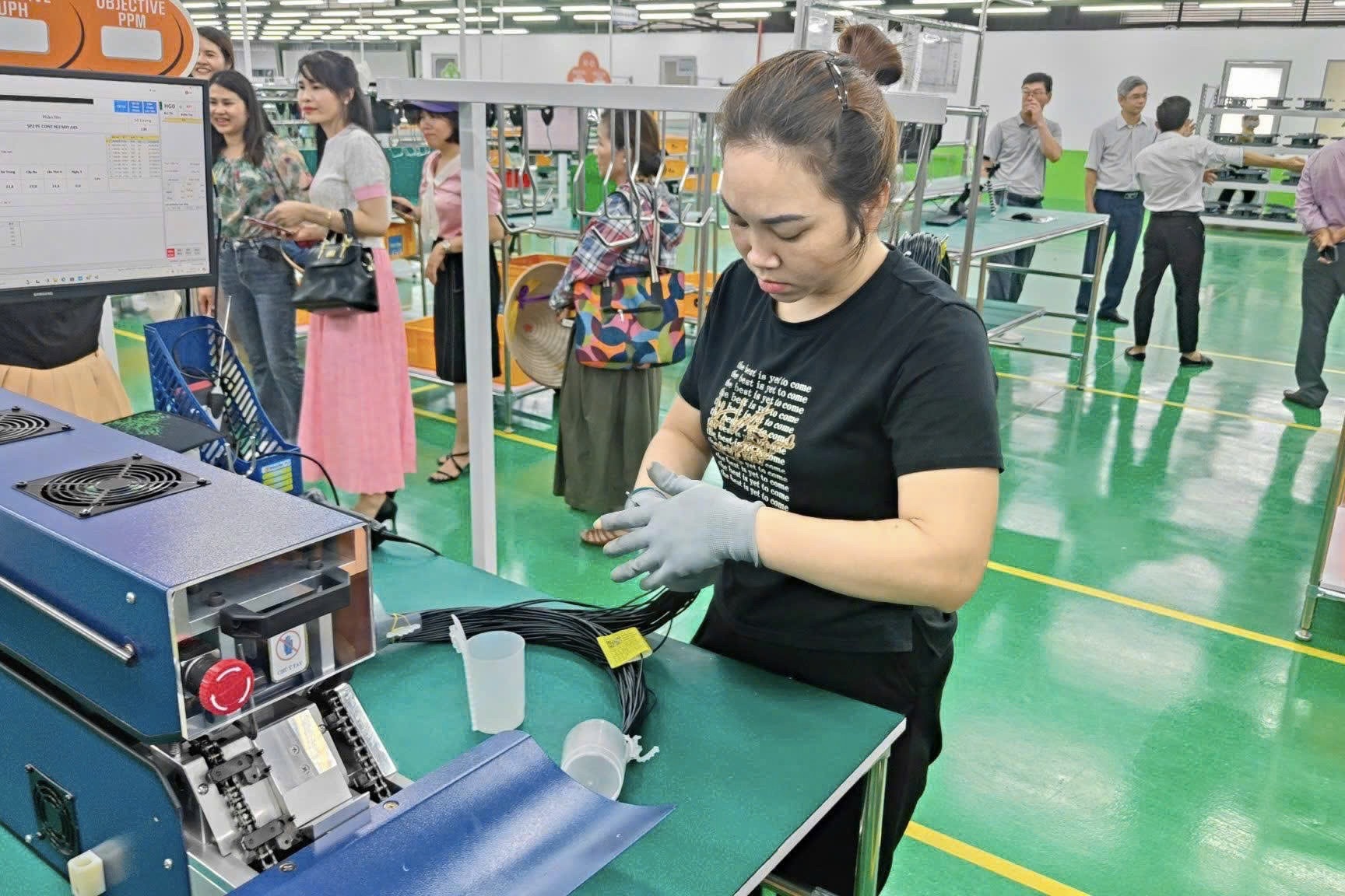 Bồi đắp niềm tin cho cộng đồng doanh nghiệp từ Đại hội XIV của Đảng