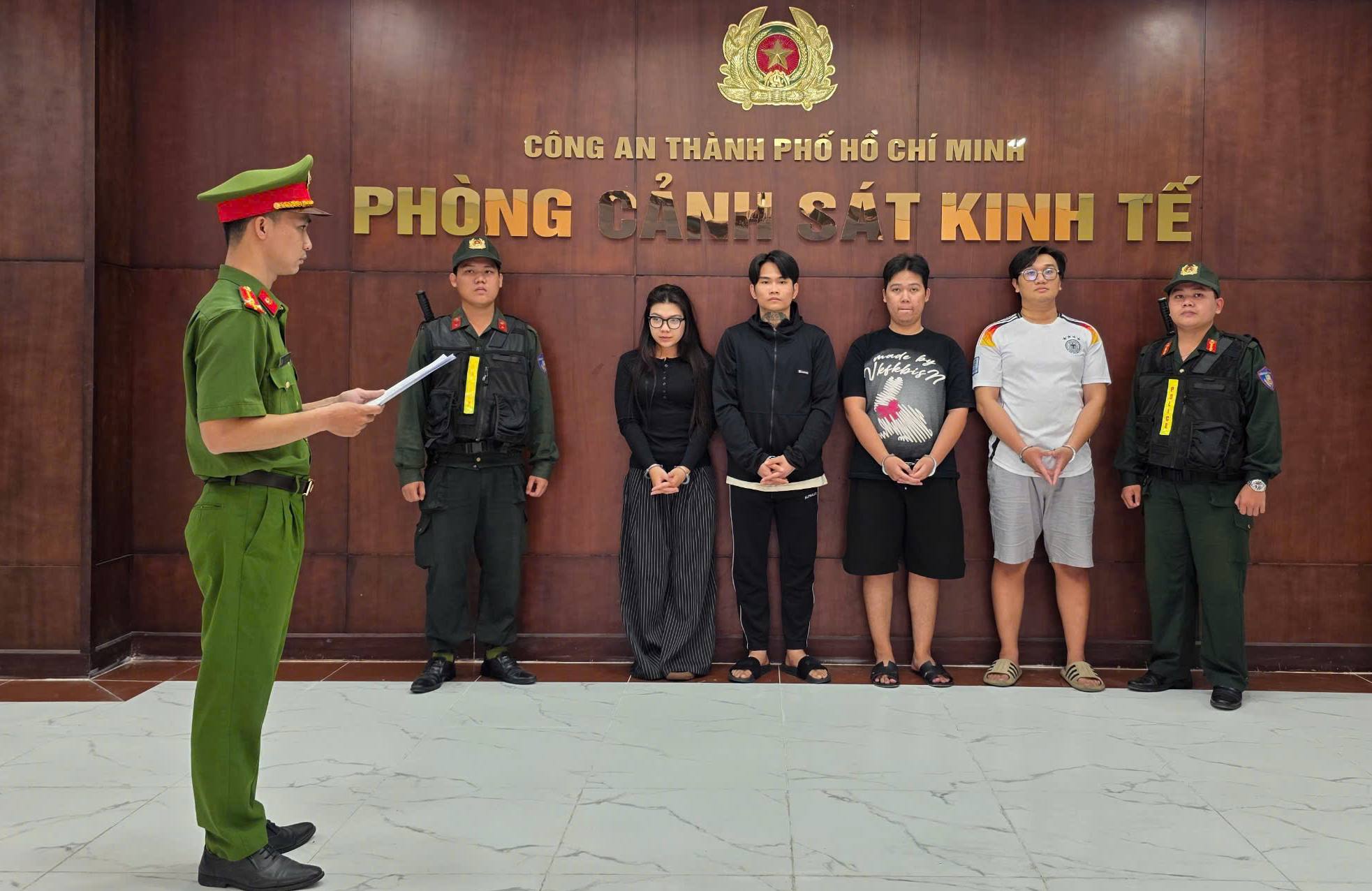 Triệt phá đường dây buôn bán khí cười, thu lợi bất chính hàng trăm triệu đồng