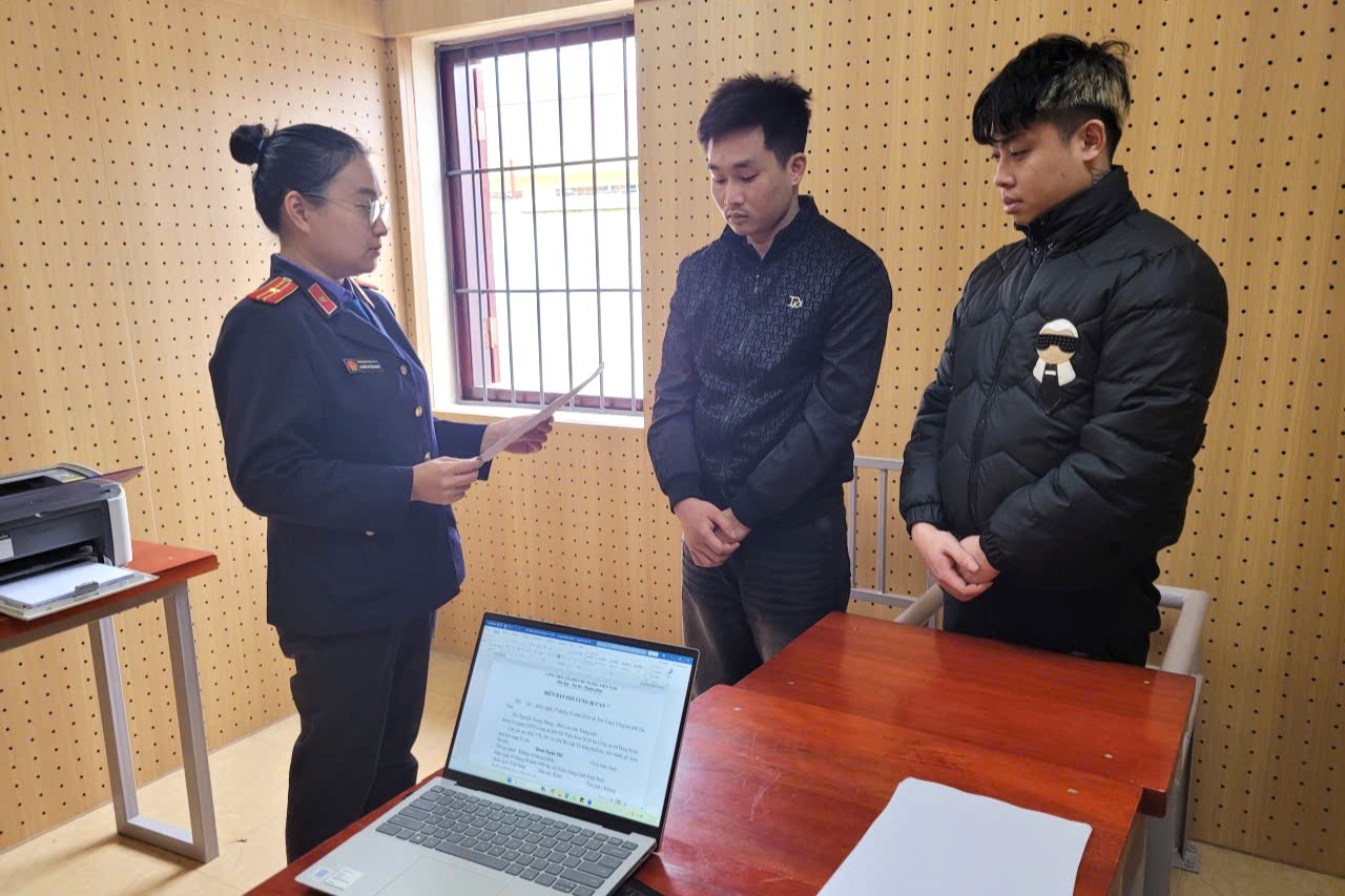 Phê chuẩn khởi tố 2 đối tượng lừa đảo chiếm đoạt tài sản qua không gian mạng