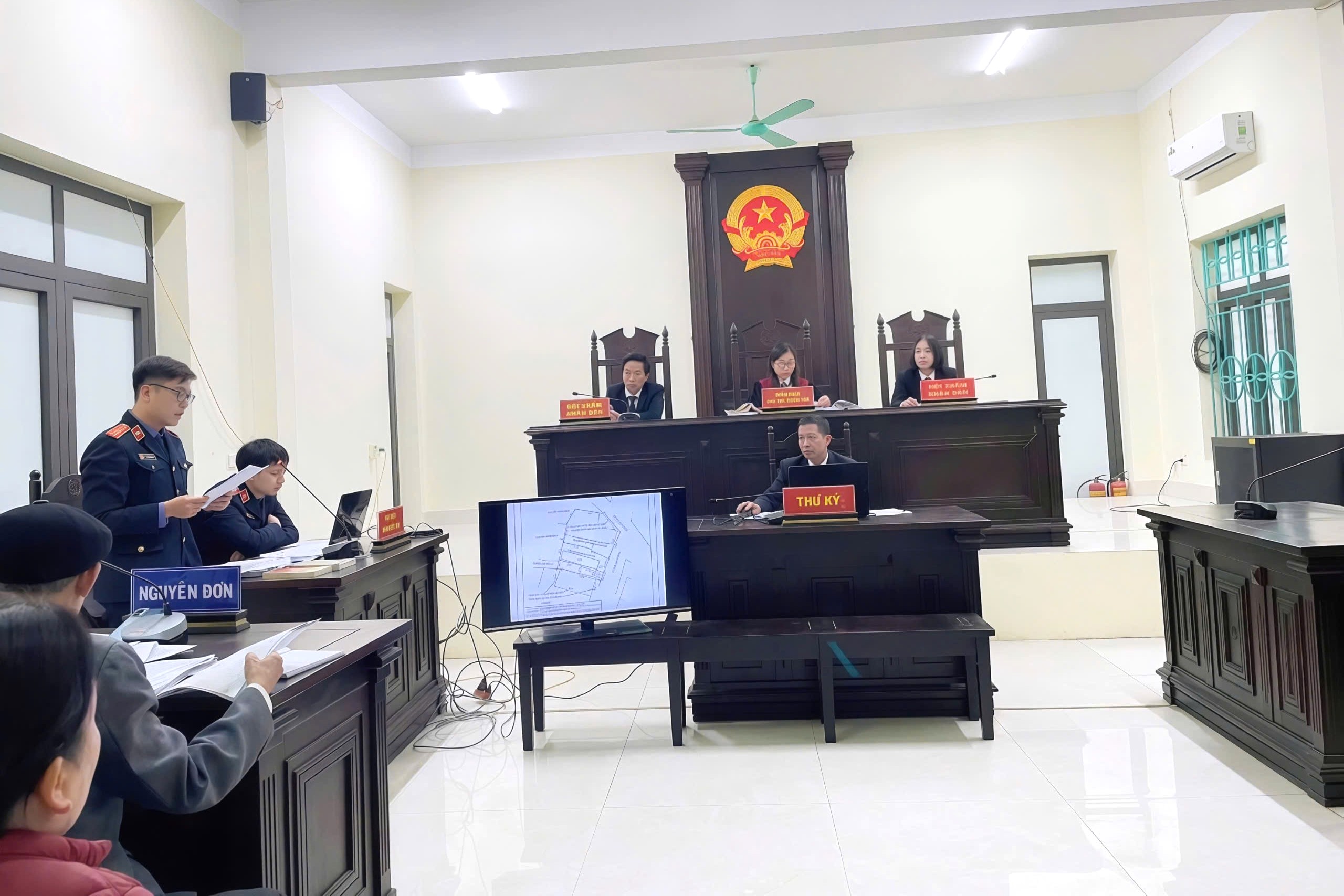 Tổ chức phiên tòa rút kinh nghiệm, Viện Kiểm sát đề nghị hủy Giấy chứng nhận quyền sử dụng đất