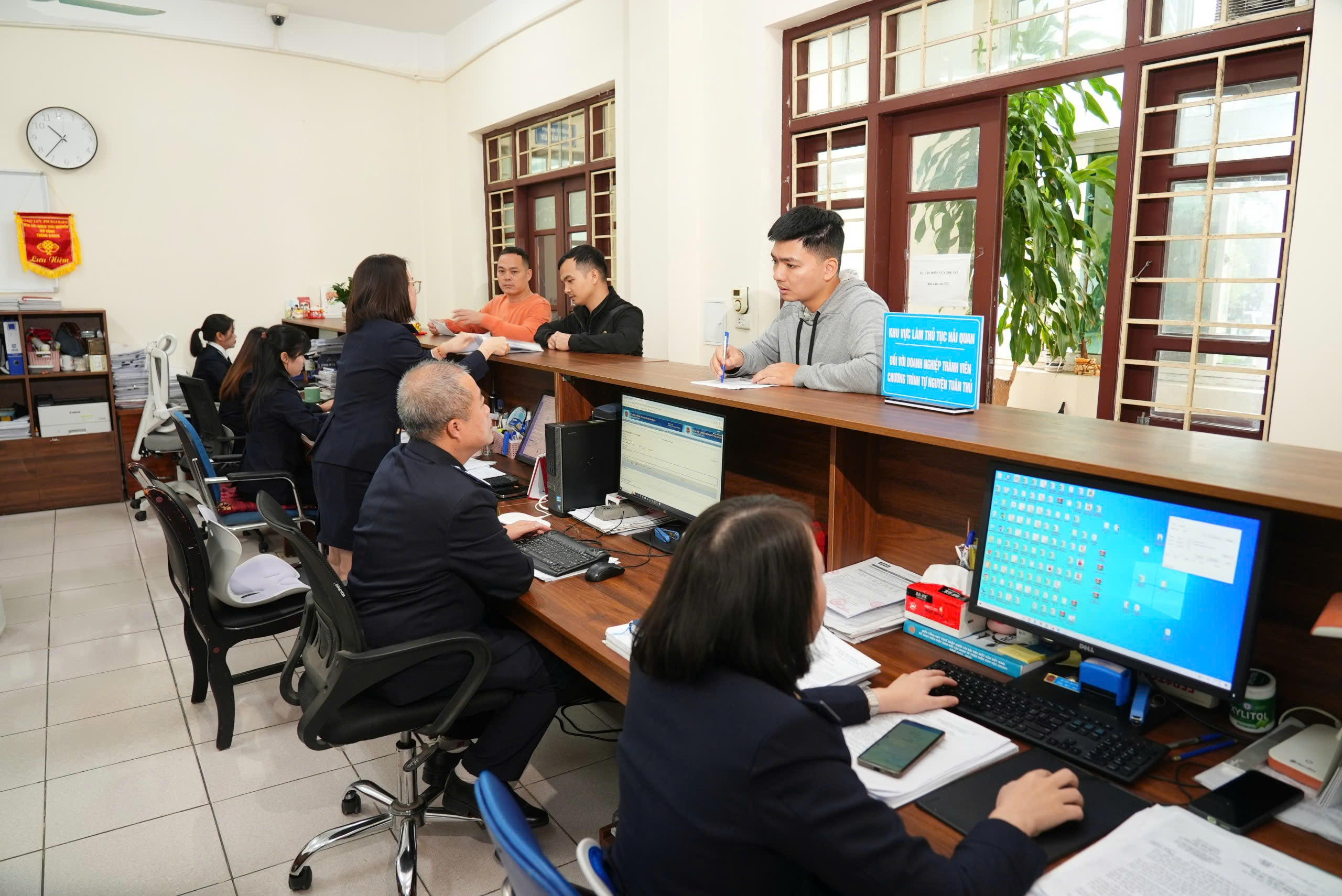 Hải quan Nâng cao nhận thức pháp luật cho doanh nghiệp nhỏ và vừa