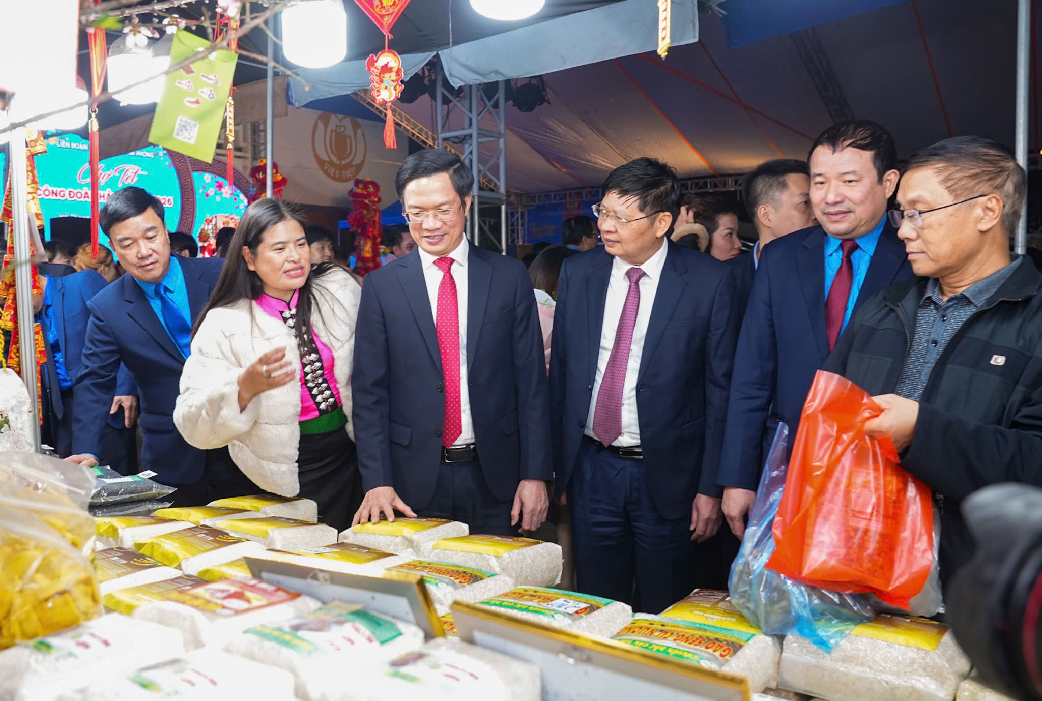 Khai mạc Chợ Tết Công đoàn Hải Phòng 2026, chăm lo thiết thực cho người lao động