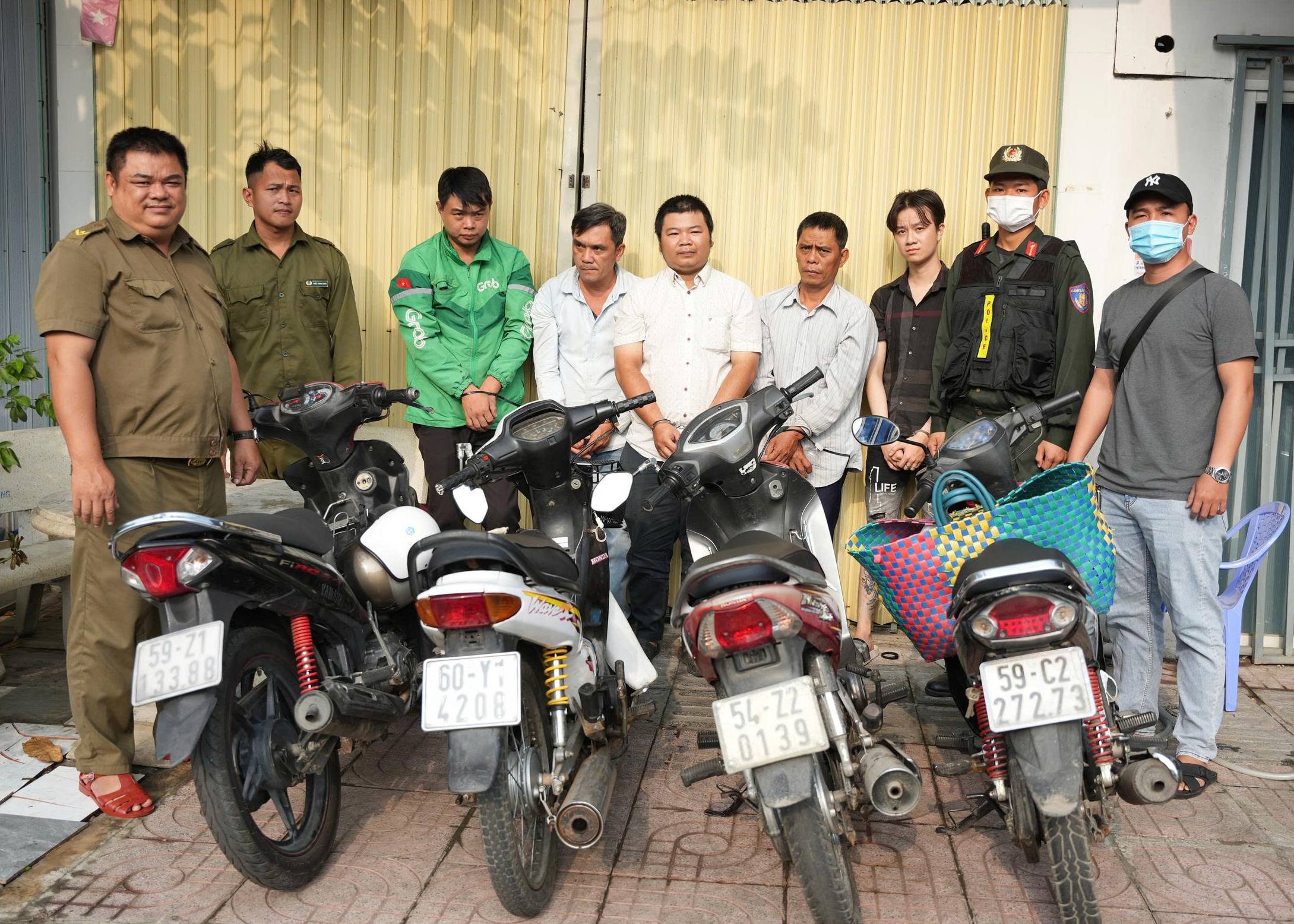 Cảnh sát bắt quả tang nhóm đối tượng trộm cắp, thu gom chó mèo đem tiêu thụ