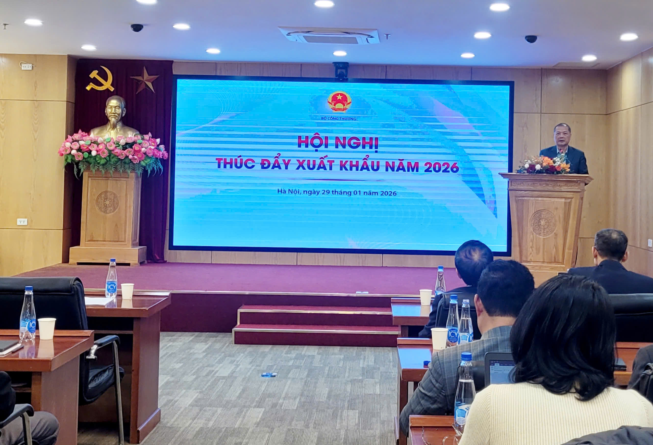 Thúc đẩy xuất khẩu năm 2026 Đồng bộ giải pháp hướng tới tăng trưởng cao và bền vững