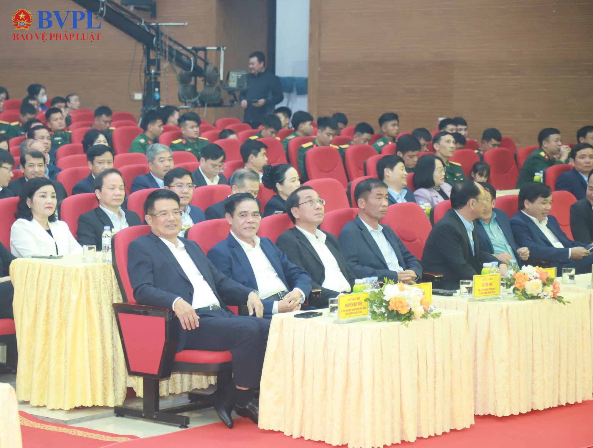 Viện trưởng Nguyễn Huy Tiến dự chương trình “Nghĩa tình dòng Lam - Xuân Bính Ngọ năm 2026” chăm lo Tết cho người nghèo tại Nghệ An