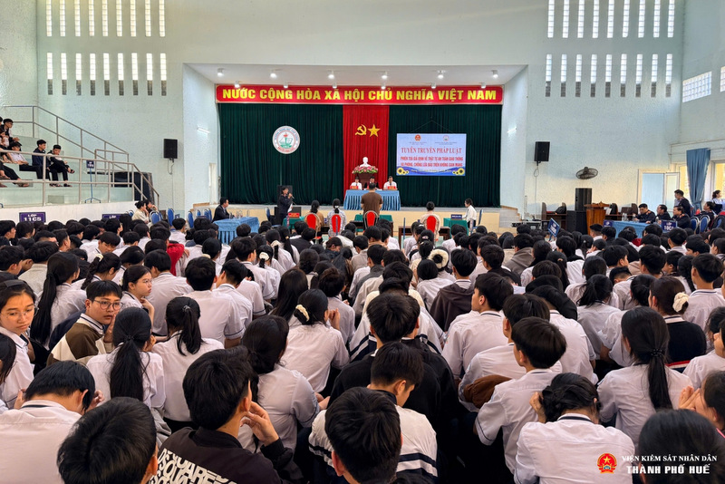 VKSND khu vực 3, TP Huế tuyên truyền phòng tránh tội phạm công nghệ cao trong học đường