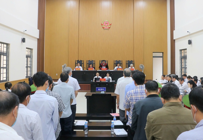 Viện kiểm sát đề nghị mức án với 3 cựu Phó Chủ tịch TP Long Xuyên cũ