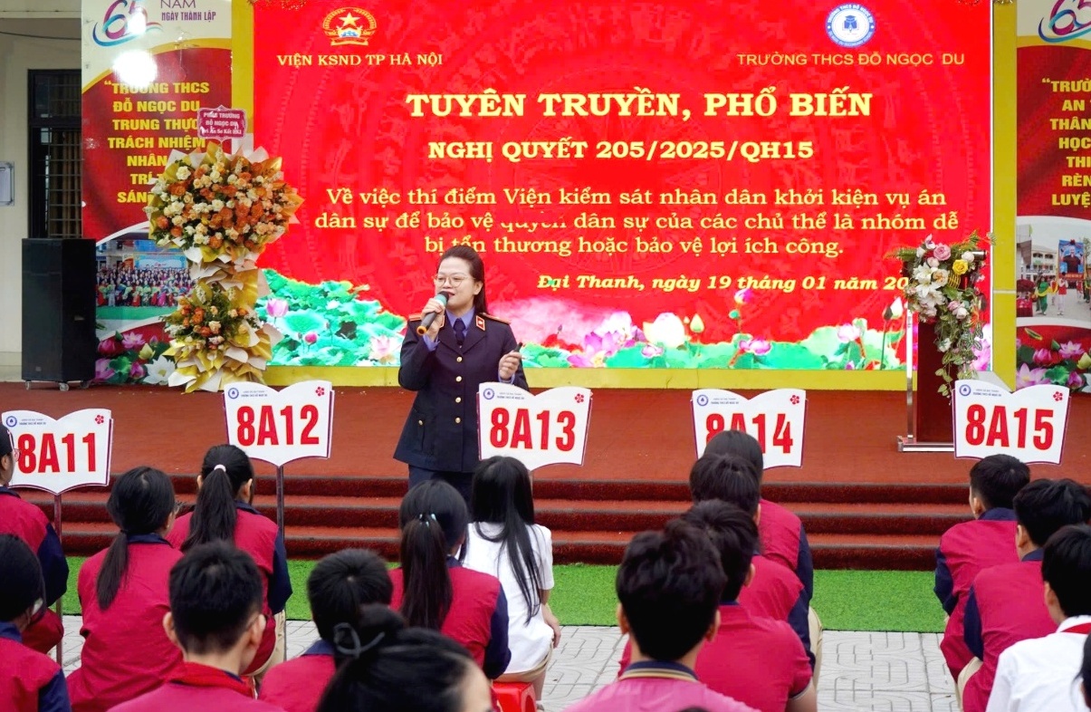 VKSND TP Hà Nội tuyên truyền Nghị quyết 205 đến người yếu thế