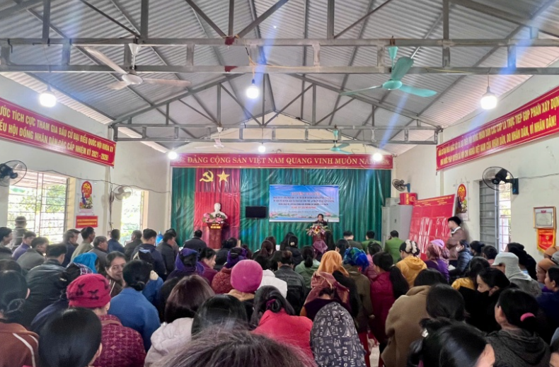 Hơn 200 người dân được tuyên truyền trực tiếp về Nghị quyết số 205 của Quốc hội