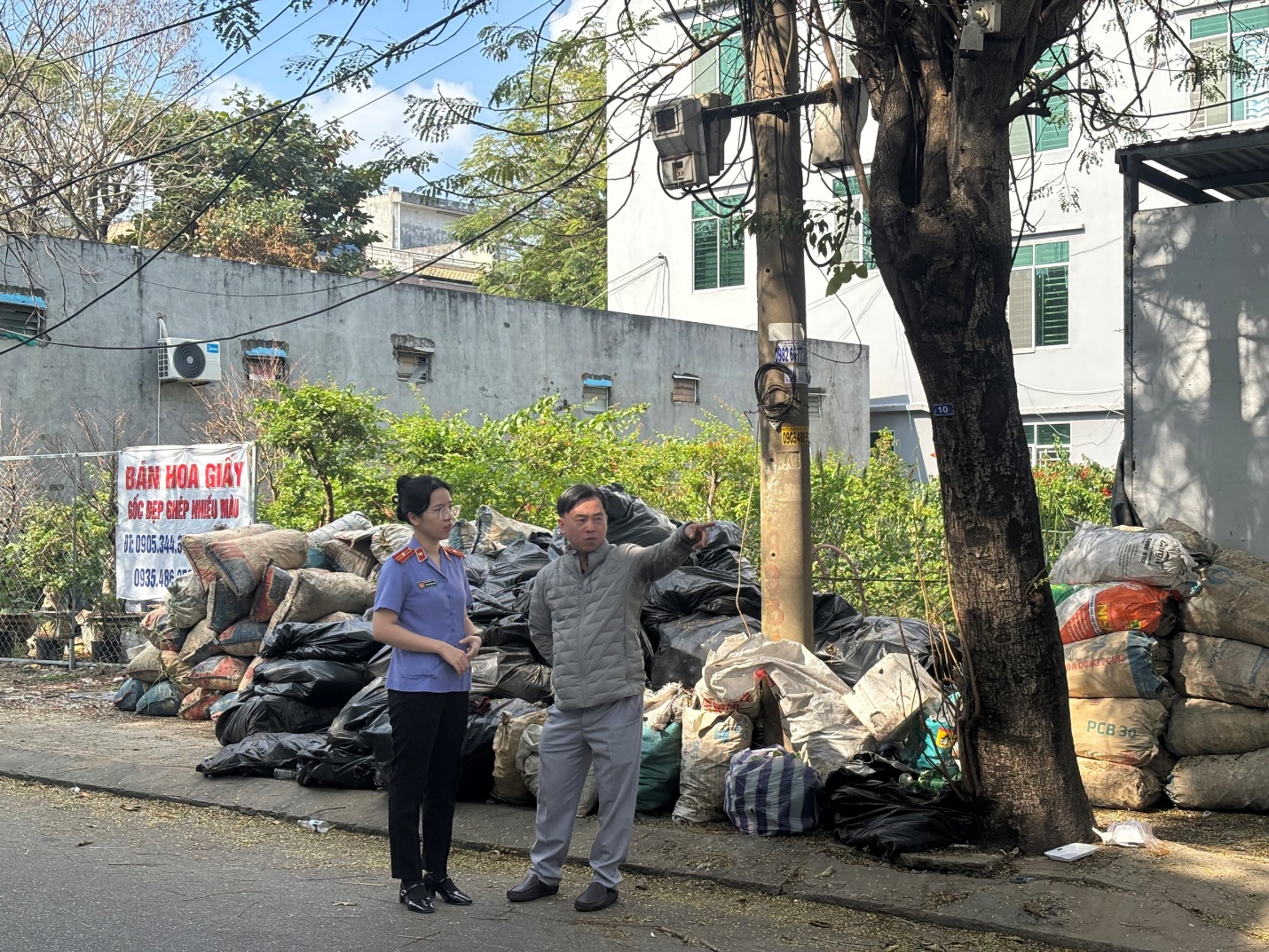 Tiến hành xác minh, kiến nghị bảo vệ lợi ích công trong lĩnh vực môi trường