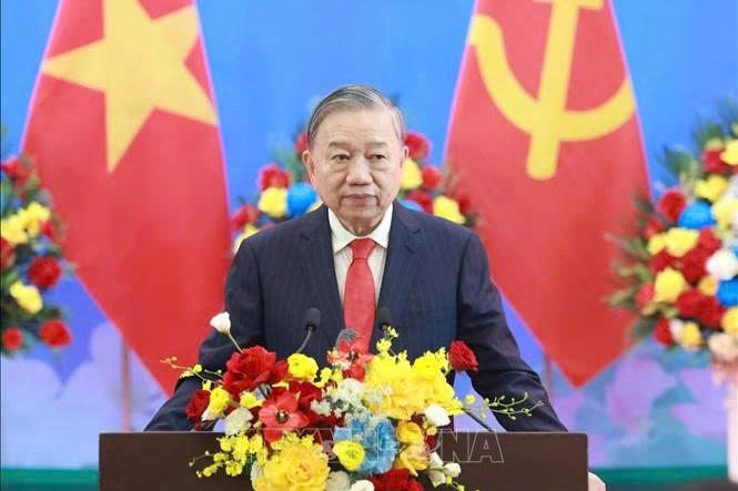 Bài viết của Tổng Bí thư Tô Lâm VỮNG BƯỚC DƯỚI CỜ ĐẢNG