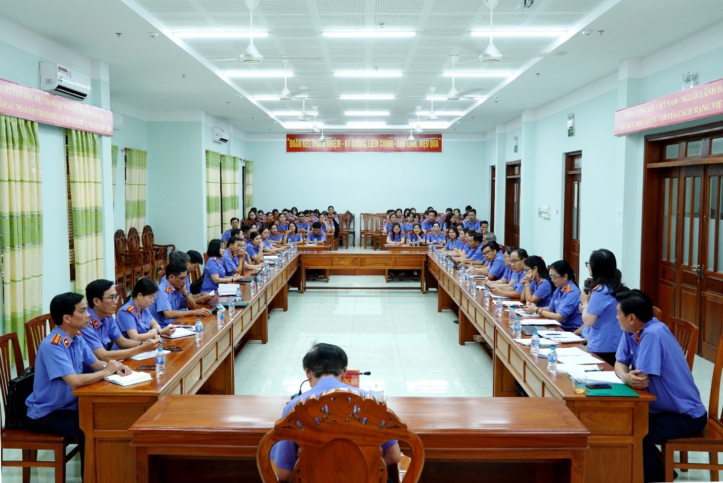 Tọa đàm “Trao đổi các vấn đề về giải quyết án hành chính, lao động