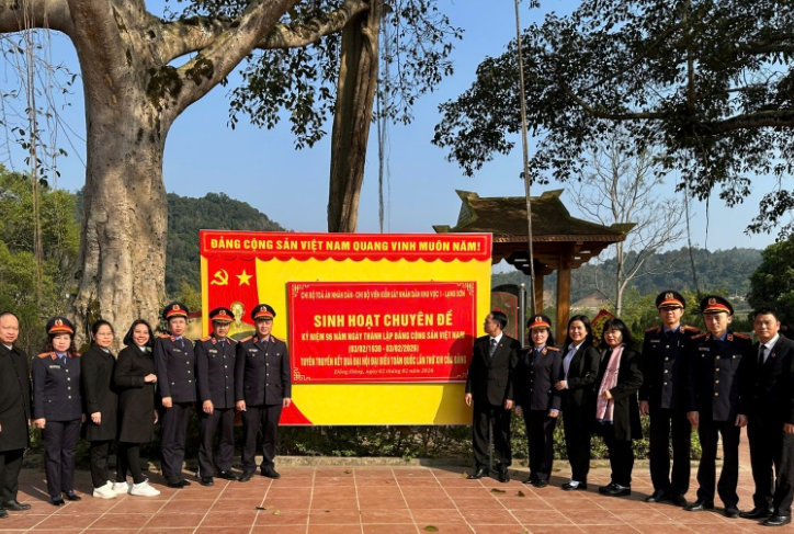 Đổi mới hình thức sinh hoạt chính trị gắn với hoạt động Về nguồn