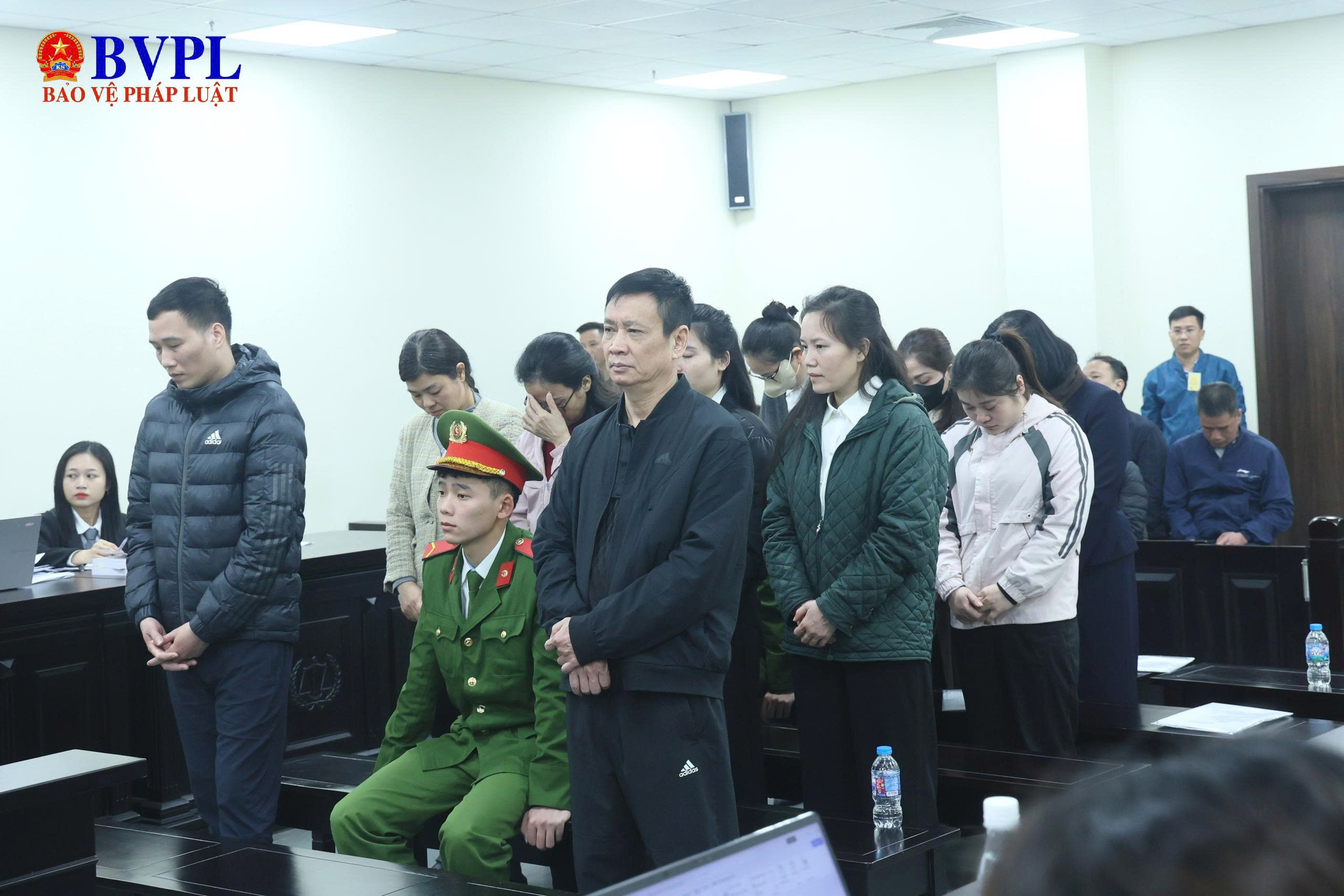 Xét xử bà trùm trong đường dây buôn lậu hơn nửa tấn vàng và 10 bị cáo