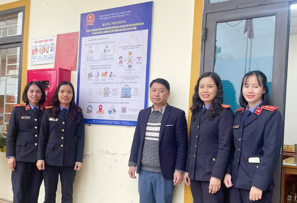 VKSND khu vực 3 – Hà Tĩnh hoàn thành việc niêm yết tuyên truyền Nghị quyết 205