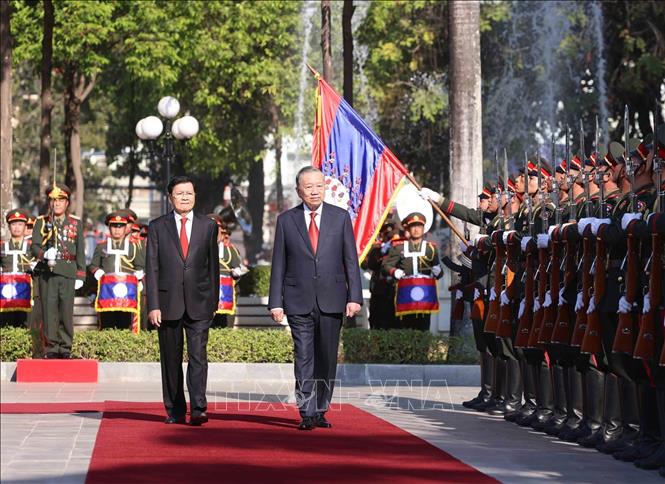 Lễ đón trọng thể Tổng Bí thư Tô Lâm tại thủ đô Viêng Chăn Lào