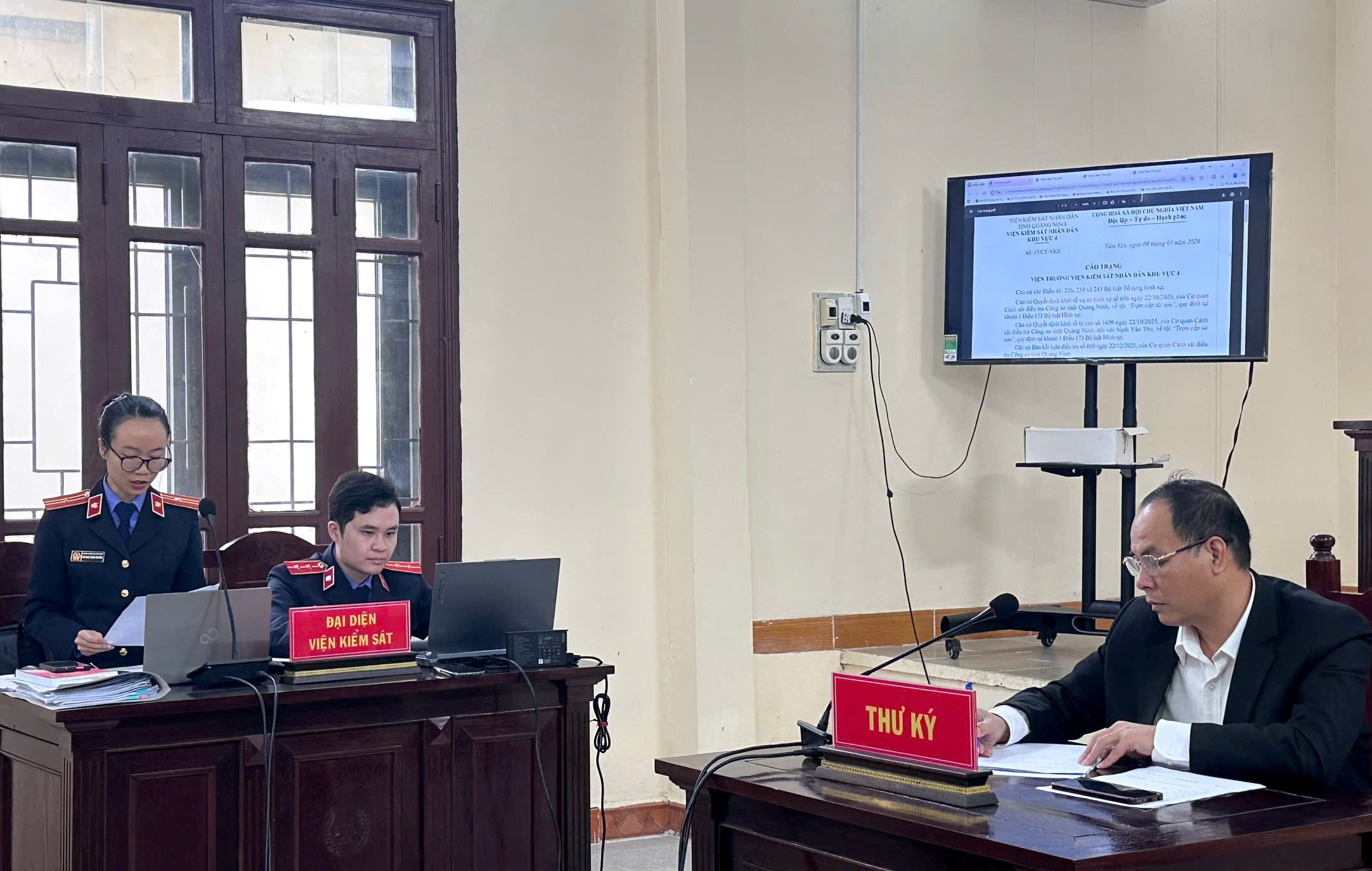 VKSND khu vực 4 - Quảng Ninh phối hợp tổ chức phiên tòa rút kinh nghiệm cho Kiểm sát viên