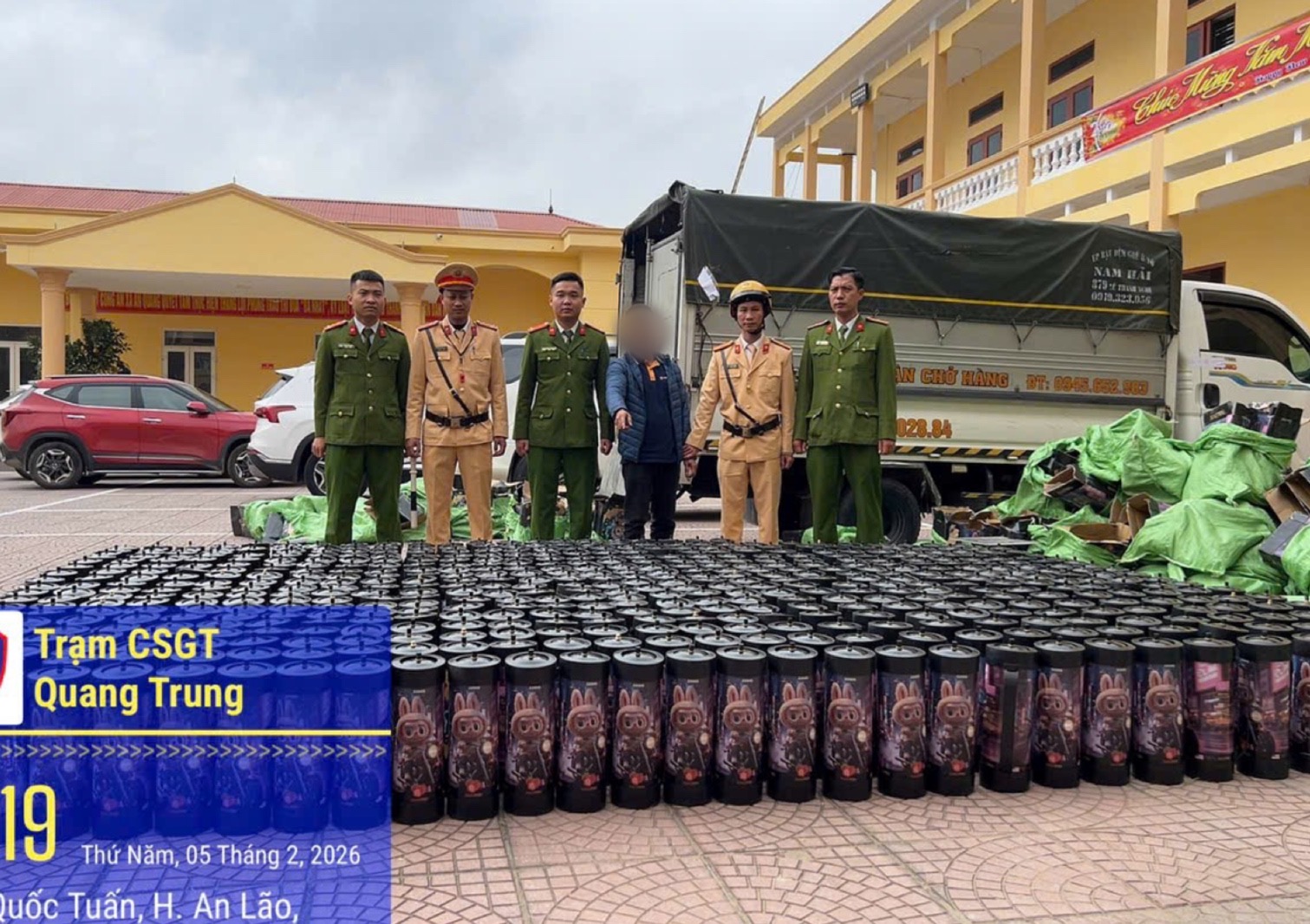 Phát hiện hơn 500 bình khí nghi “khí cười” không hóa đơn, chứng từ