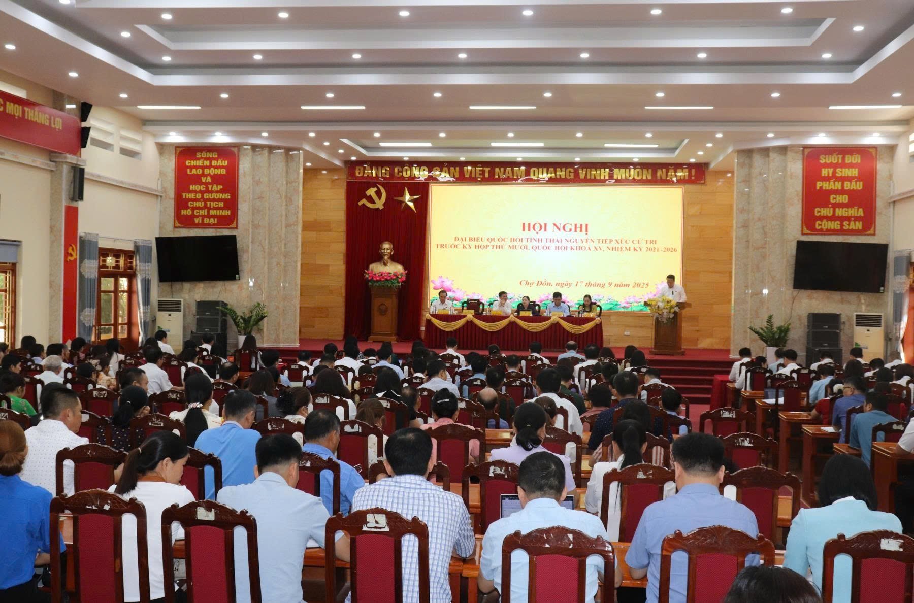 Đại biểu dân cử tạo dấu ấn nhiệm kỳ