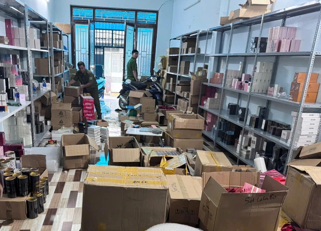 Triệt phá đường dây mỹ phẩm giả quy mô lớn