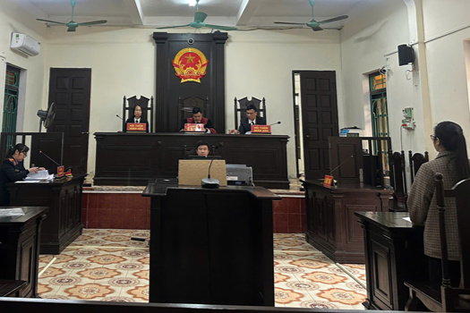 VKSND và TAND khu vực 8 – Hưng Yên phối hợp xét xử trực tuyến vụ án dân sự