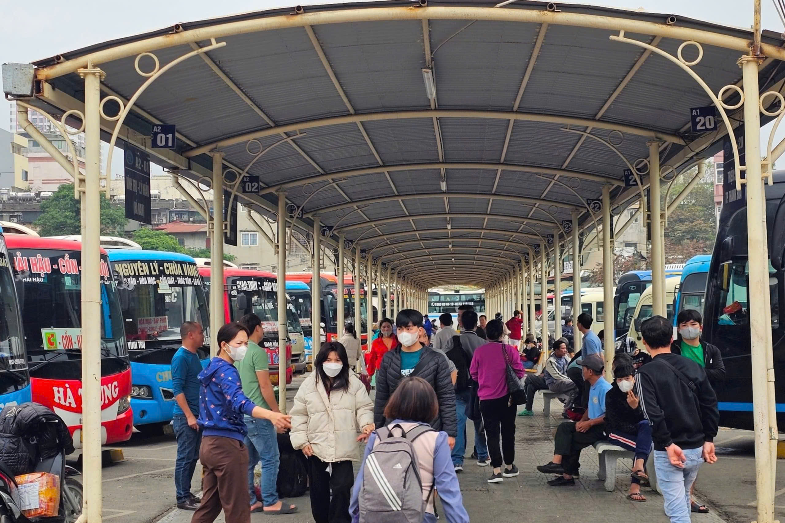 Hà Nội kích hoạt cao điểm vận tải, phục vụ nhu cầu về quê đón Tết