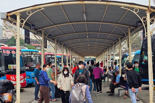 Hà Nội kích hoạt cao điểm vận tải, phục vụ nhu cầu về quê đón Tết