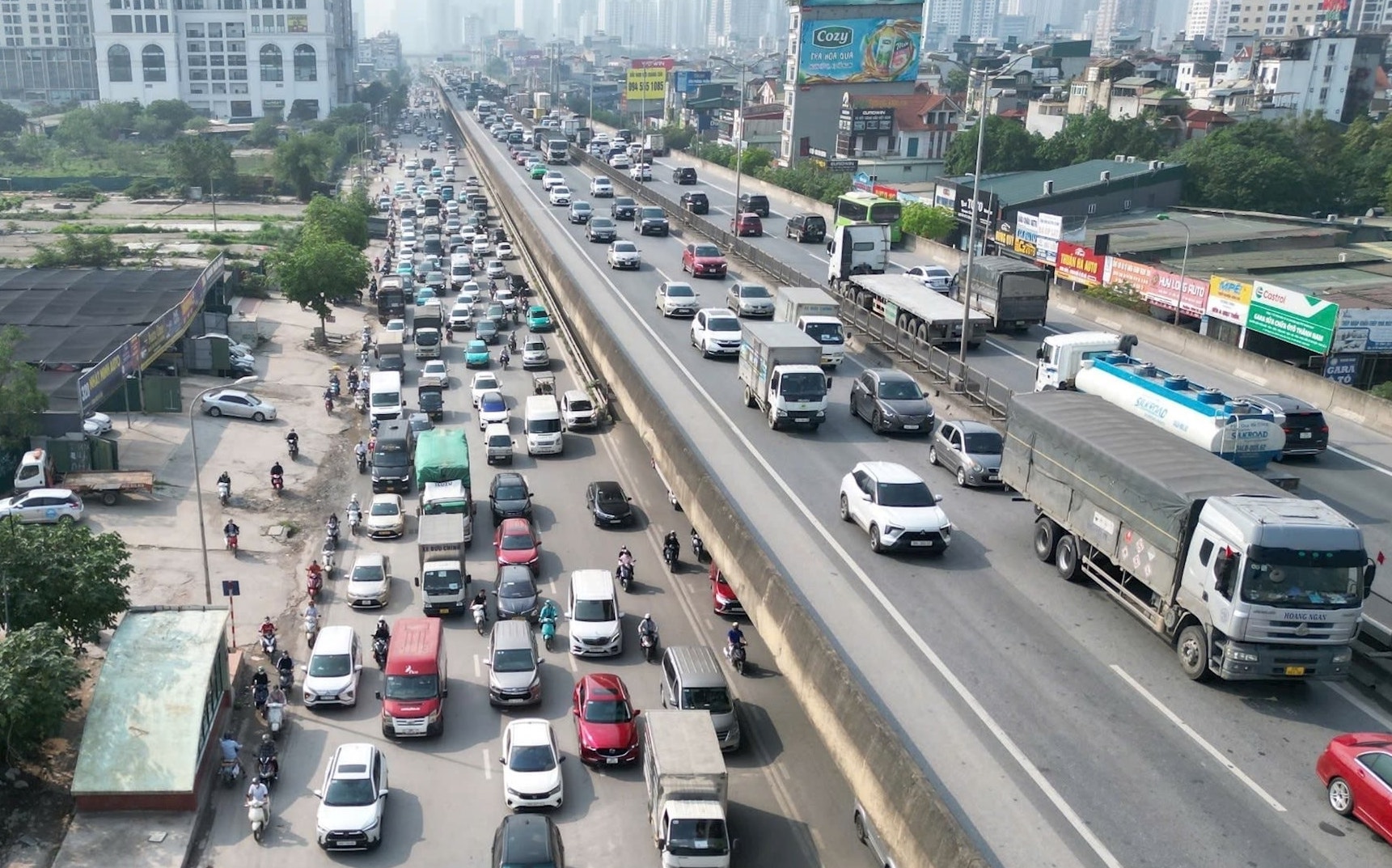 Bộ Xây dựng yêu cầu tăng cường vận tải, đảm bảo an toàn giao thông dịp Tết