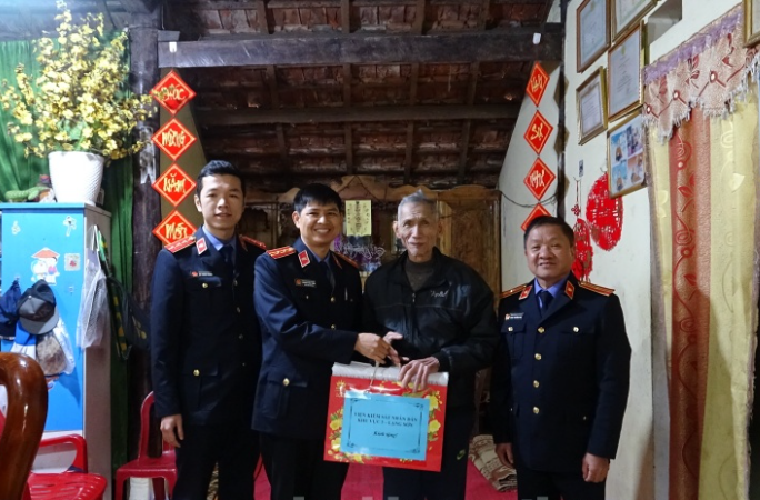 Ngành Kiểm sát Lạng Sơn lan tỏa yêu thương, thực hiện tốt công tác an sinh xã hội dịp Tết Bính Ngọ 2026